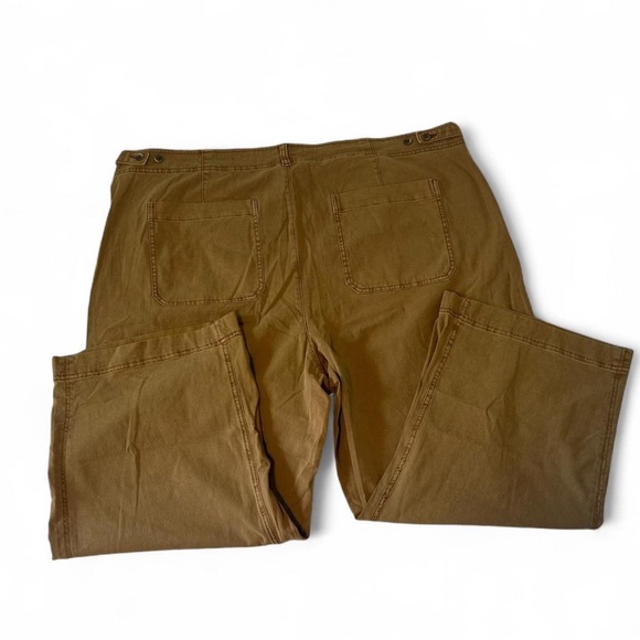 Old Navy Tan Cropped Ankle Pants - Picture 2 of 4
